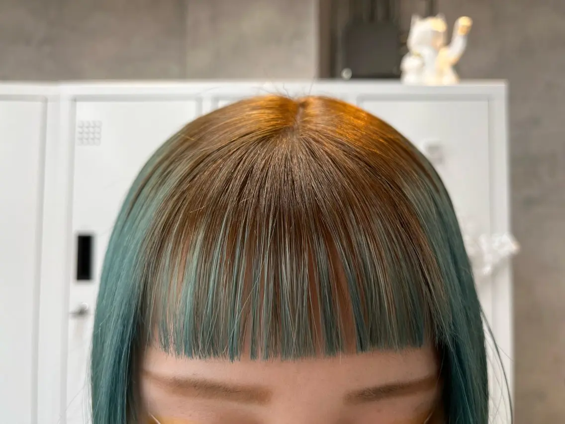 ミディアム カット ヘアカラー トリートメント ハイトーン/レイヤー 💜Akaneのヘアスタイル