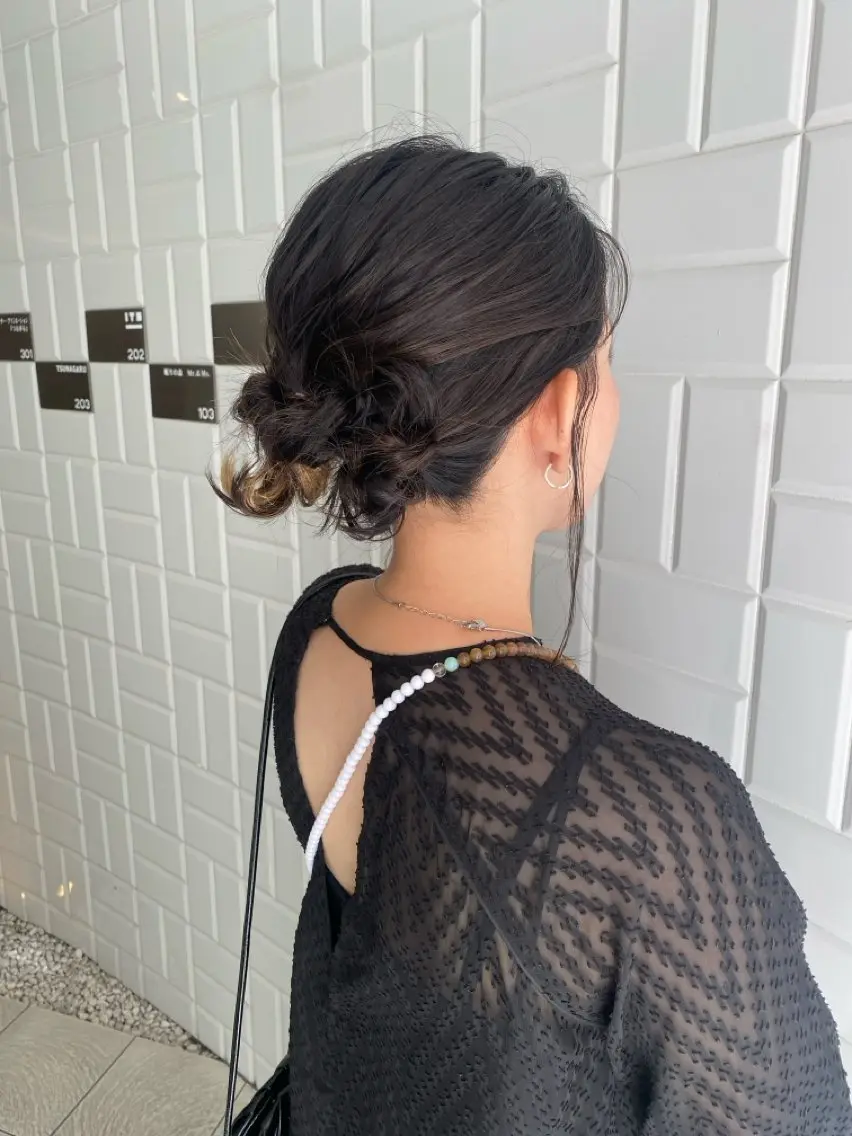 セミロング ヘアセット みやけ ひなのヘアスタイル