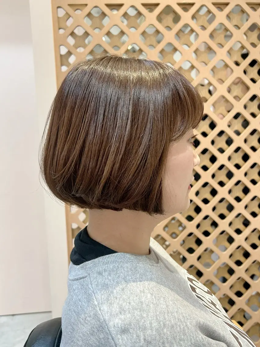 ショート カラー ベージュカラー ボブ カット ヘアカラー マンツーマン施術✂︎ machikaのヘアスタイル