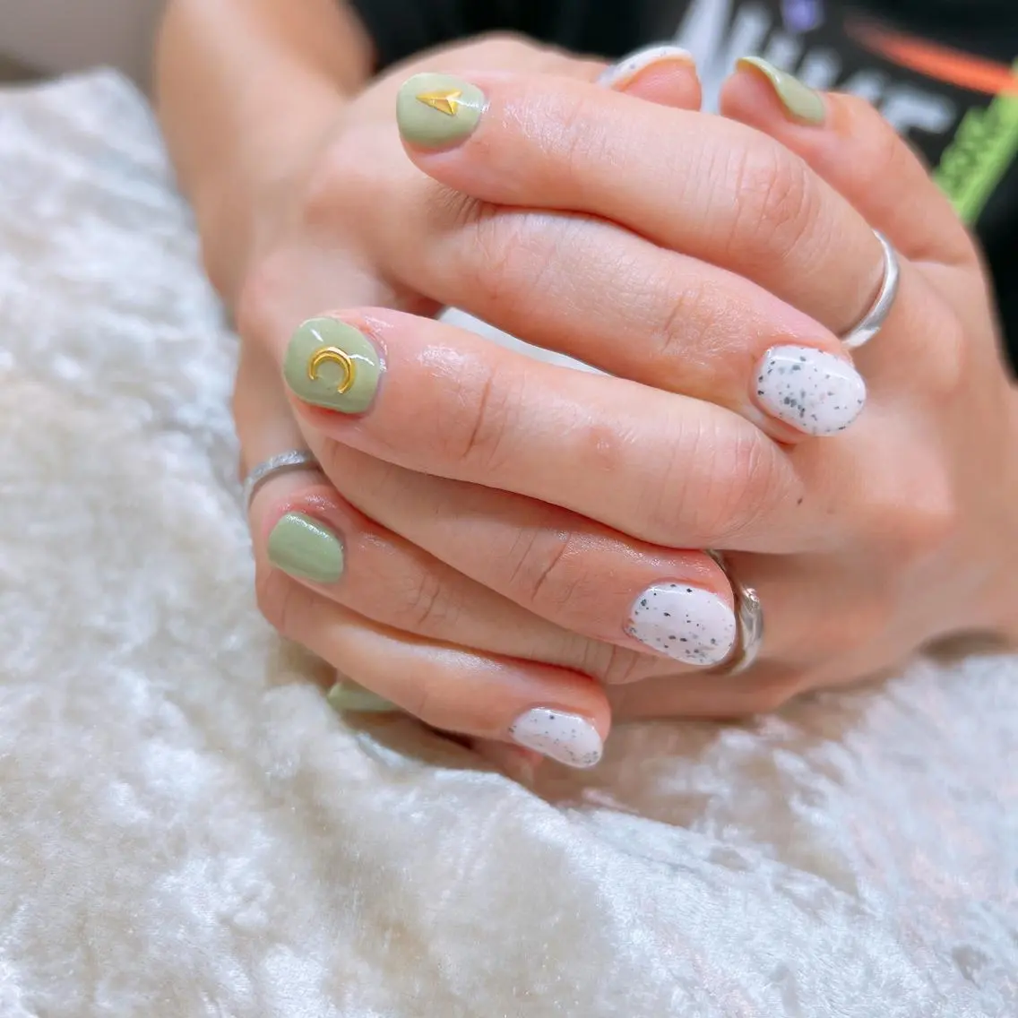 ネイル ゴールド ピスタチオネイル N.plus NaiLのネイルデザイン