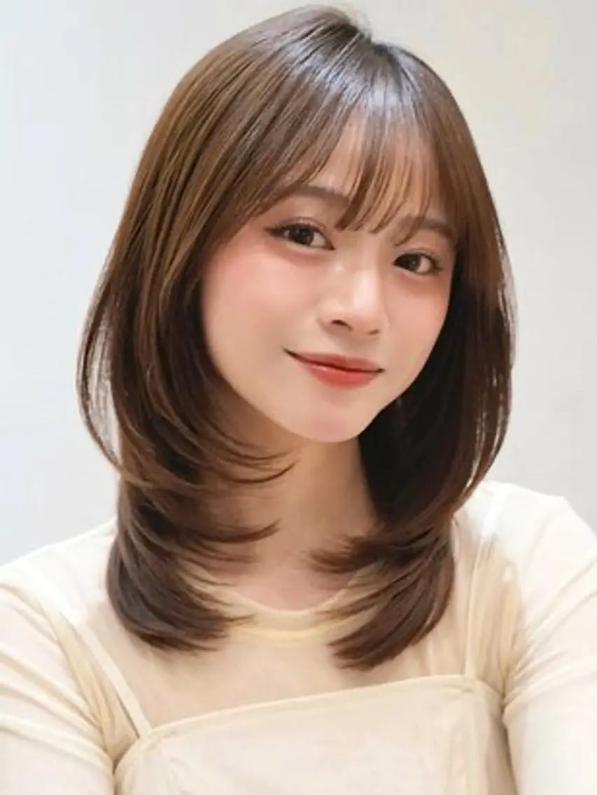 【無料カットモデル】顔周りレイヤーレディースカット✂️お時間相談できます、火曜日9時から15時などの写真