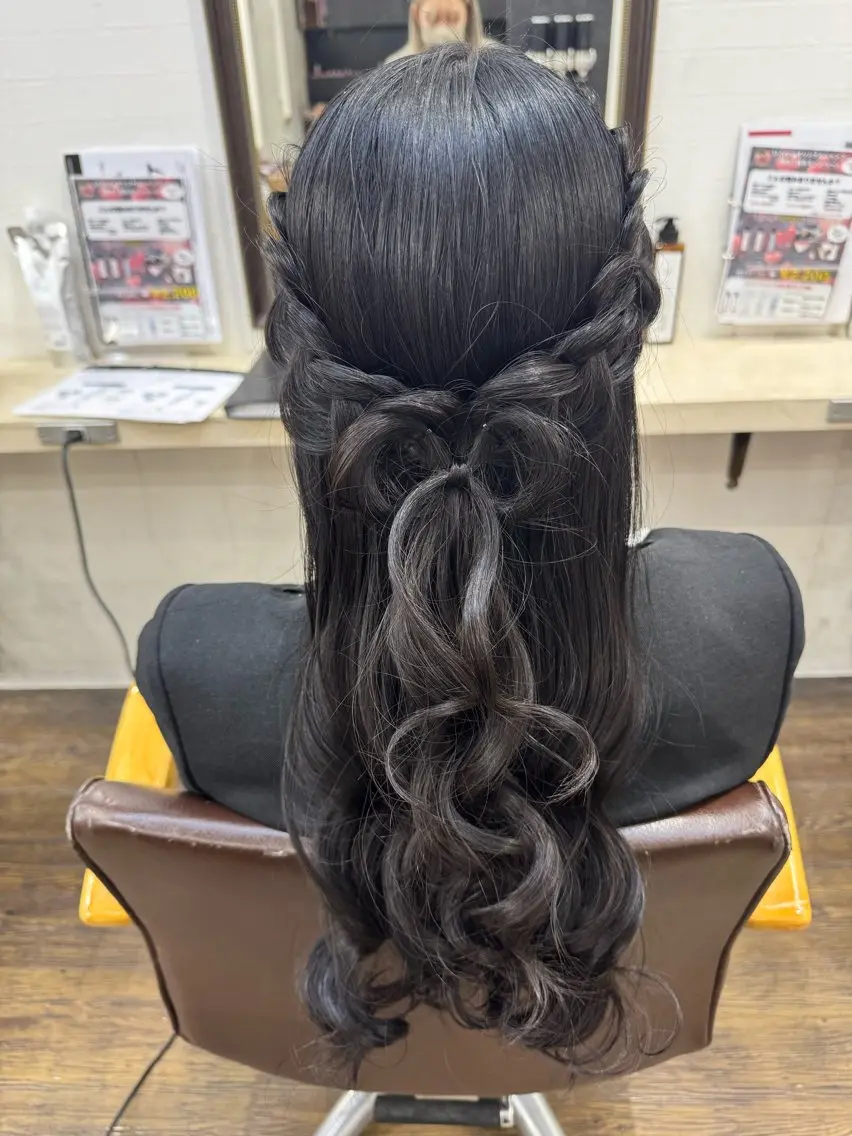ロング ヘアアレンジ 横浜🦋ハイトーン 🫐シャドウルーツのヘアスタイル