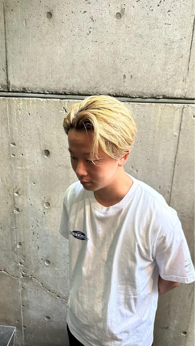カラー メンズ ブロンド 外国人風カラー カット ヘアカラー 五十嵐 圭音のヘアスタイル