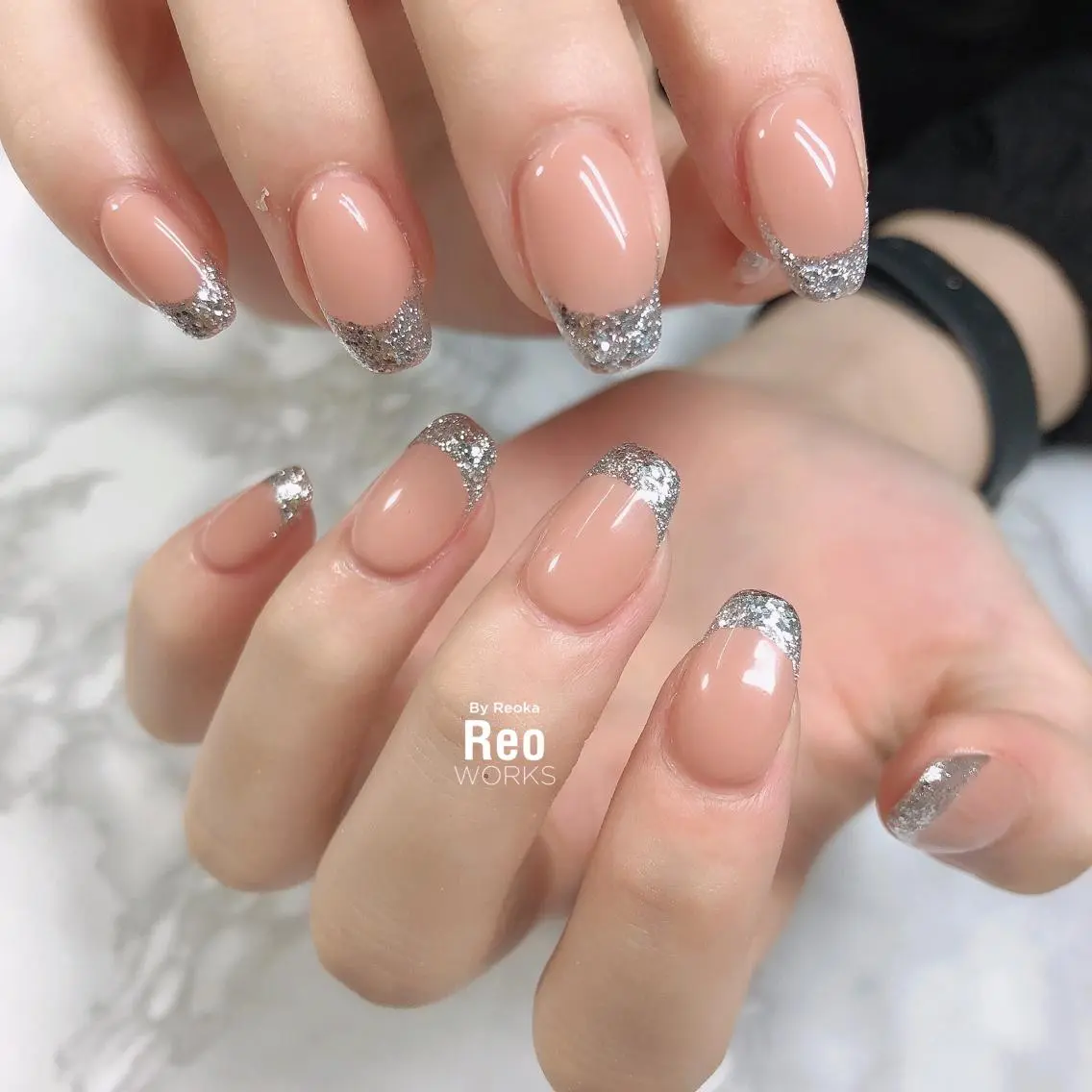セミロング ネイル ハンドネイル Blowe ニュアンスのネイルデザイン