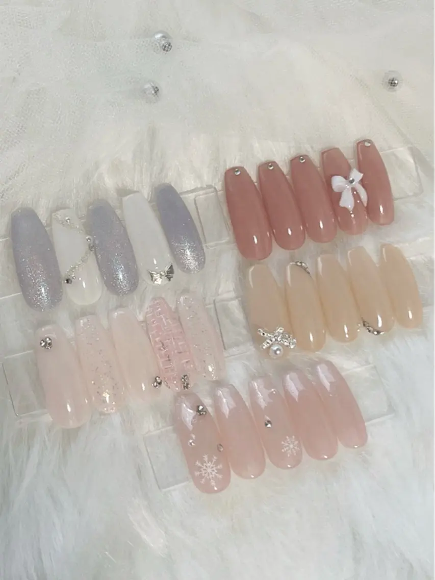 ネイル シンプルネイル ハンドネイル ハンドケア eclana🤍 sarinaのネイルデザイン