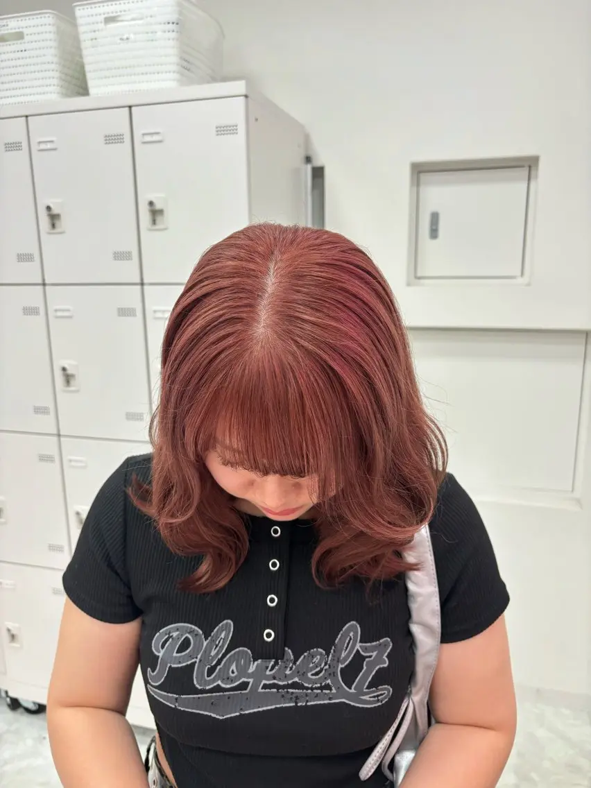セミロング カラー 抜け感レイヤー︴ ニュアンスカラーのヘアスタイル