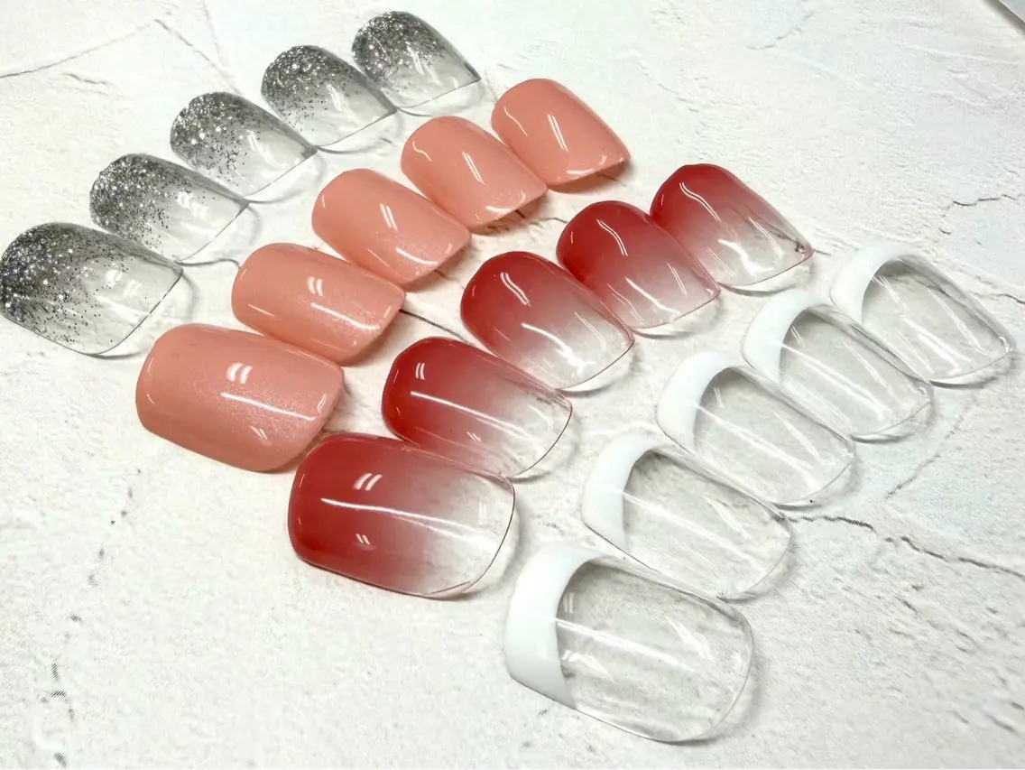 ネイル フレンチネイル グラデーション SAKI .のネイルデザイン
