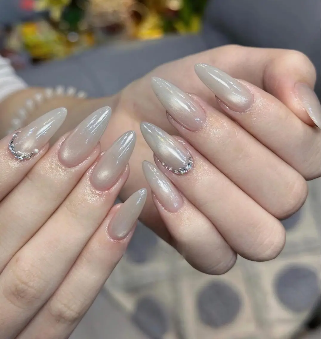 ネイル アートネイル ボルドー フレンチネイル ジェルネイル 氷ネイル・うるうるネイル ハンドネイル Julie NailSalonのネイルデザイン