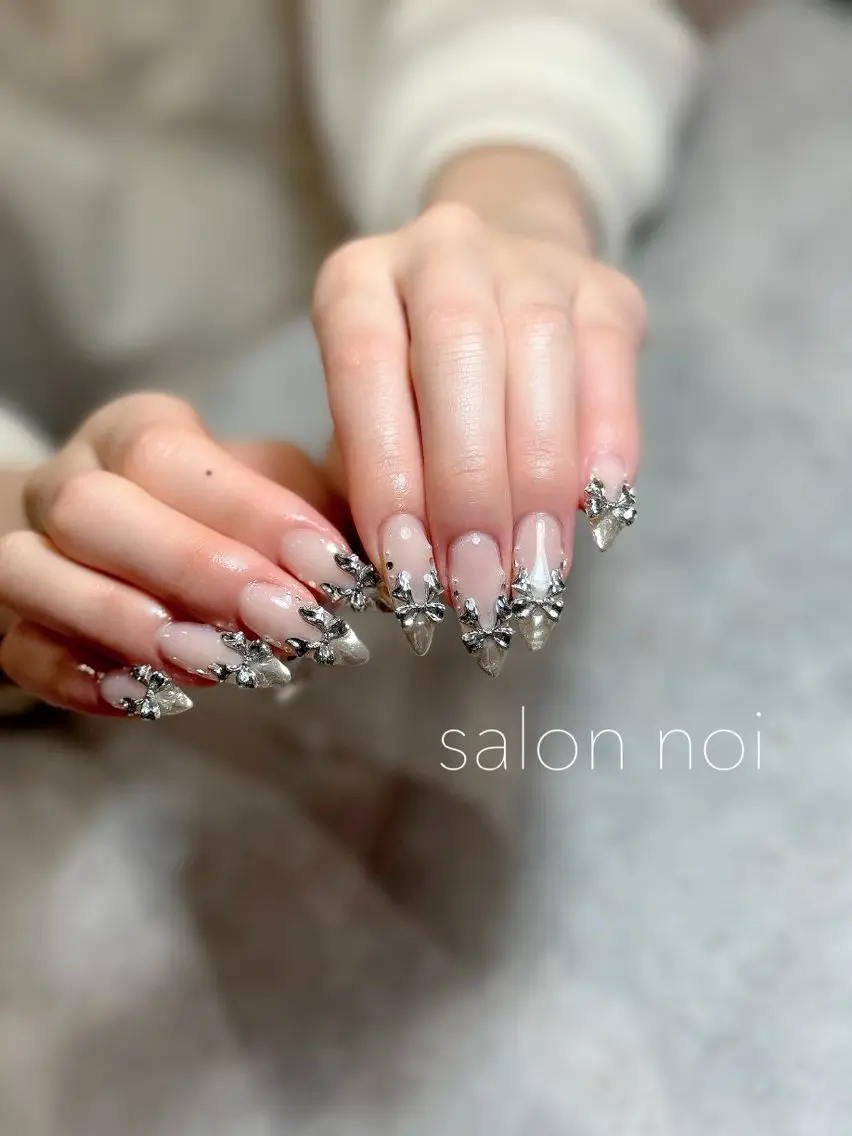 ネイル フレンチネイル ミラーネイル リボン ハンドネイル salon noiのネイルデザイン