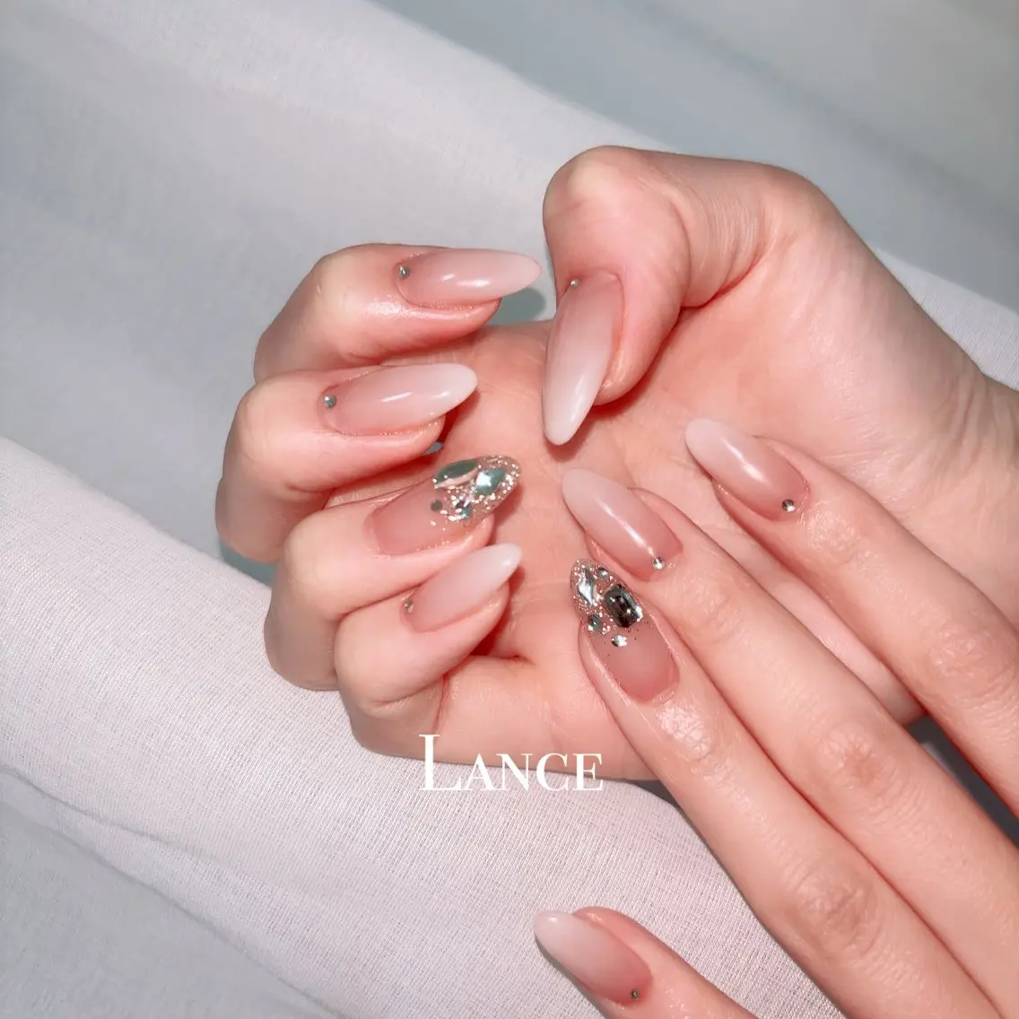 ネイル キラキラネイル 韓国ネイル マグネットネイル 春ネイル ワンホンネイル ハンドネイル Lance nailのネイルデザイン