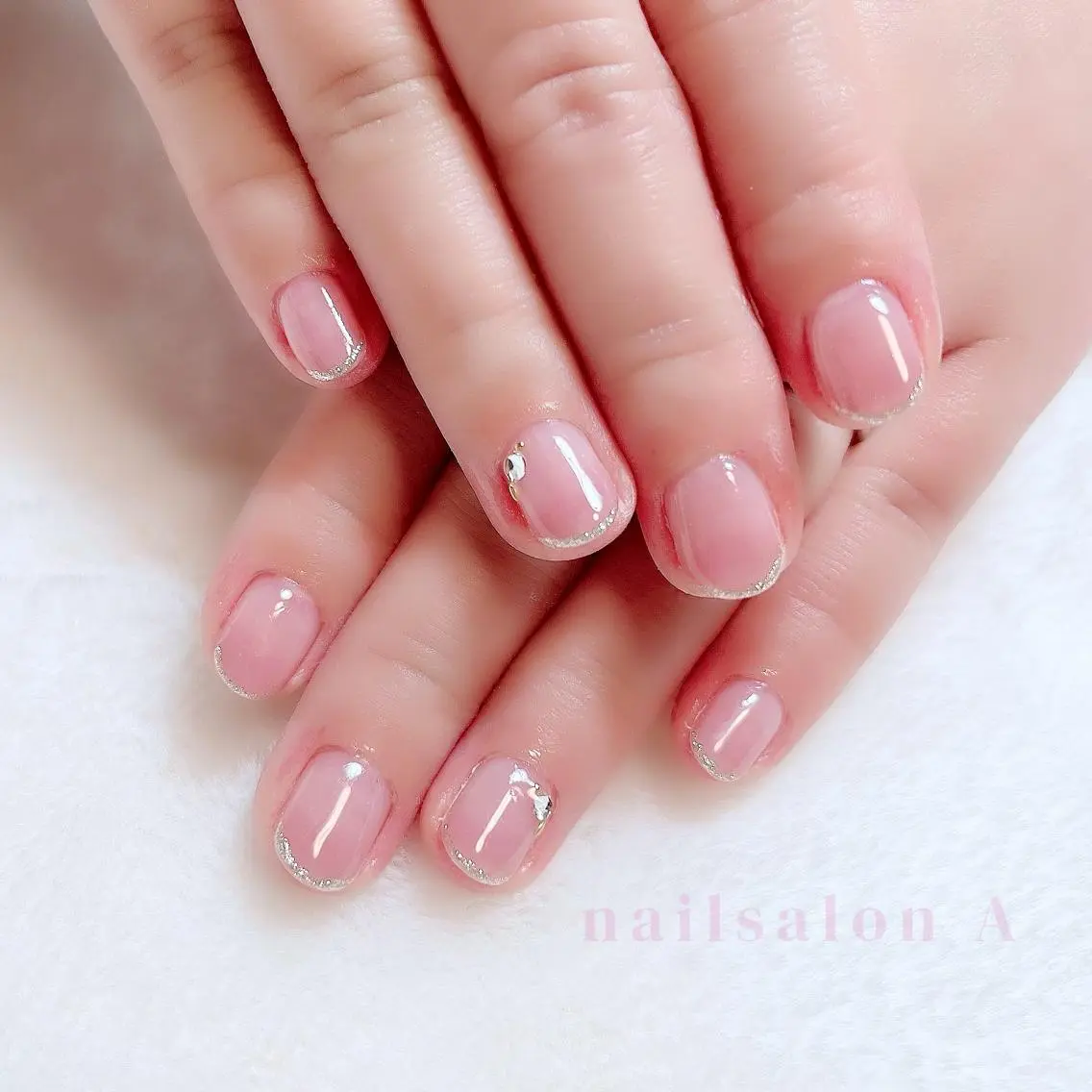 ネイル キラキラネイル 韓国ネイル ラメ(グリッター) ピンク ワンホンネイル ハンドネイル nailsalon Aのネイルデザイン