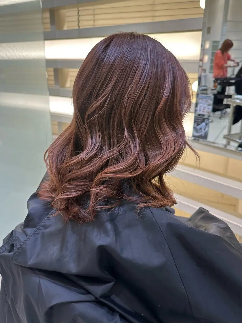 ミディアム カラー ヘアカラー トリートメント 🤍ハイライト/ レイヤー/銀座🤍のヘアスタイル