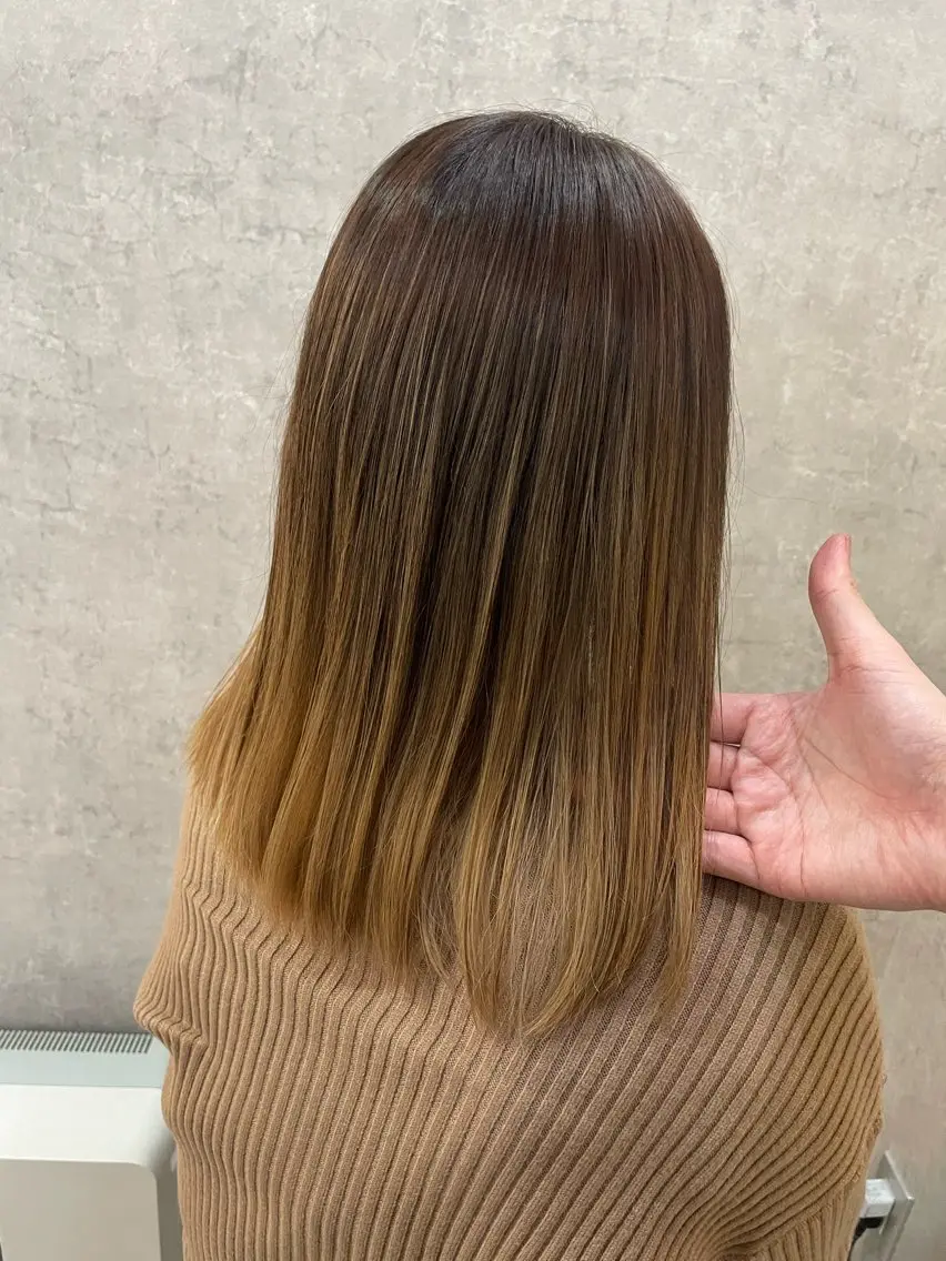 ミディアム ハイライト レイヤーカット 松下 美織のヘアスタイル