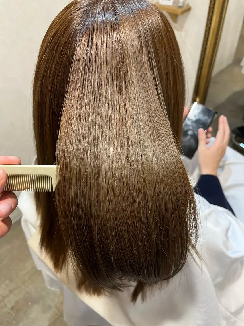 セミロング カラー ベージュカラー オリーブベージュ 新越谷Lusso 【OOSERA】のヘアスタイル