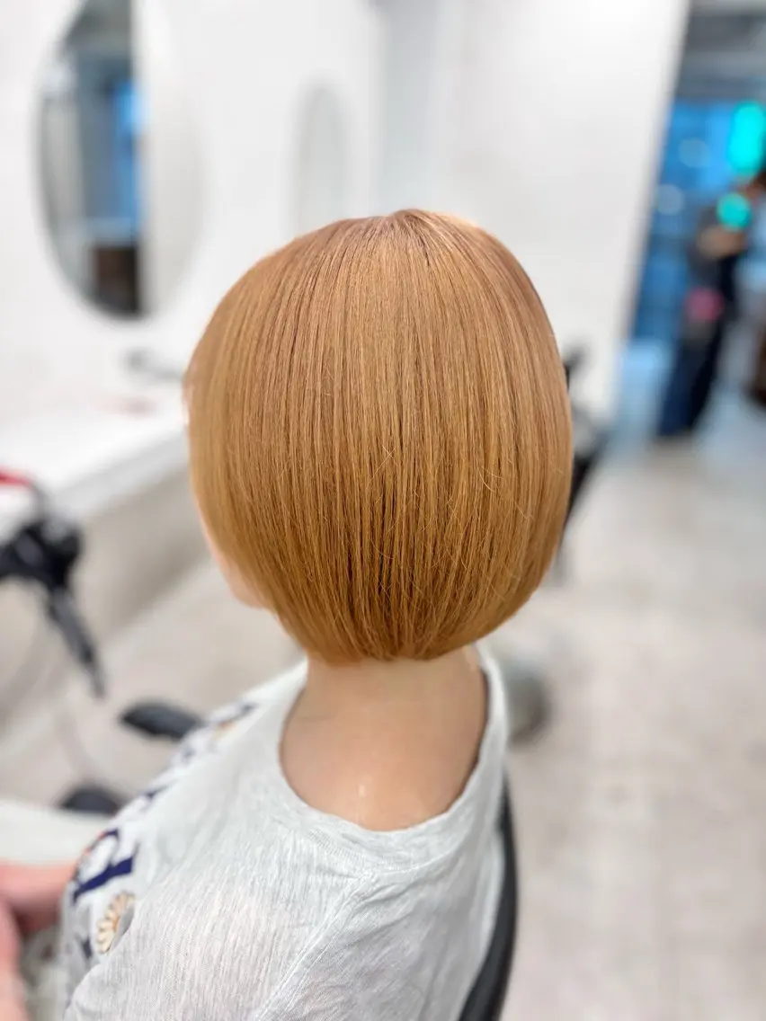 ショート カラー ベージュカラー ミルクティーベージュ ヘアカラー 🔆ハイトーン 🔆AYAKAのヘアスタイル