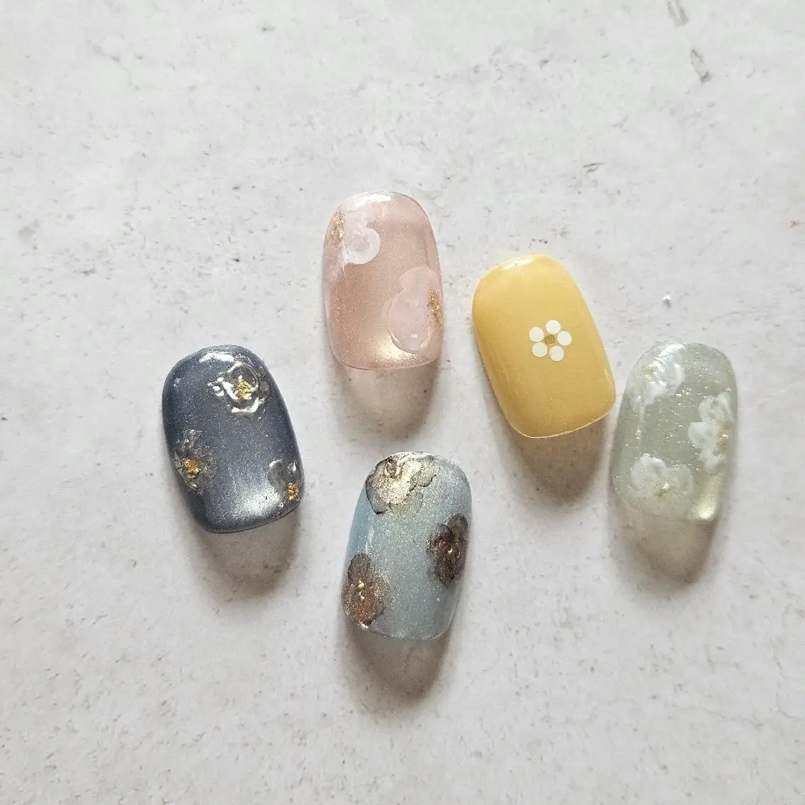 ネイル フラワーネイル ニュアンスネイル 春ネイル ハンドネイル Nailsalon manoのネイルデザイン