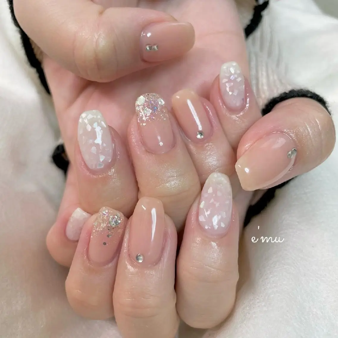ネイル キラキラネイル 韓国ネイル シンプルネイル 春ネイル ハンドネイル nail salon e'mu💐のネイルデザイン