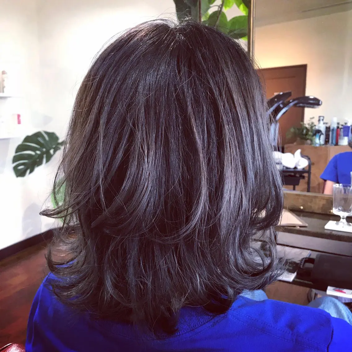 ミディアム カラー グレージュ ボブ ウルフカット ウルフボブ 大嶋 宏隆のヘアスタイル