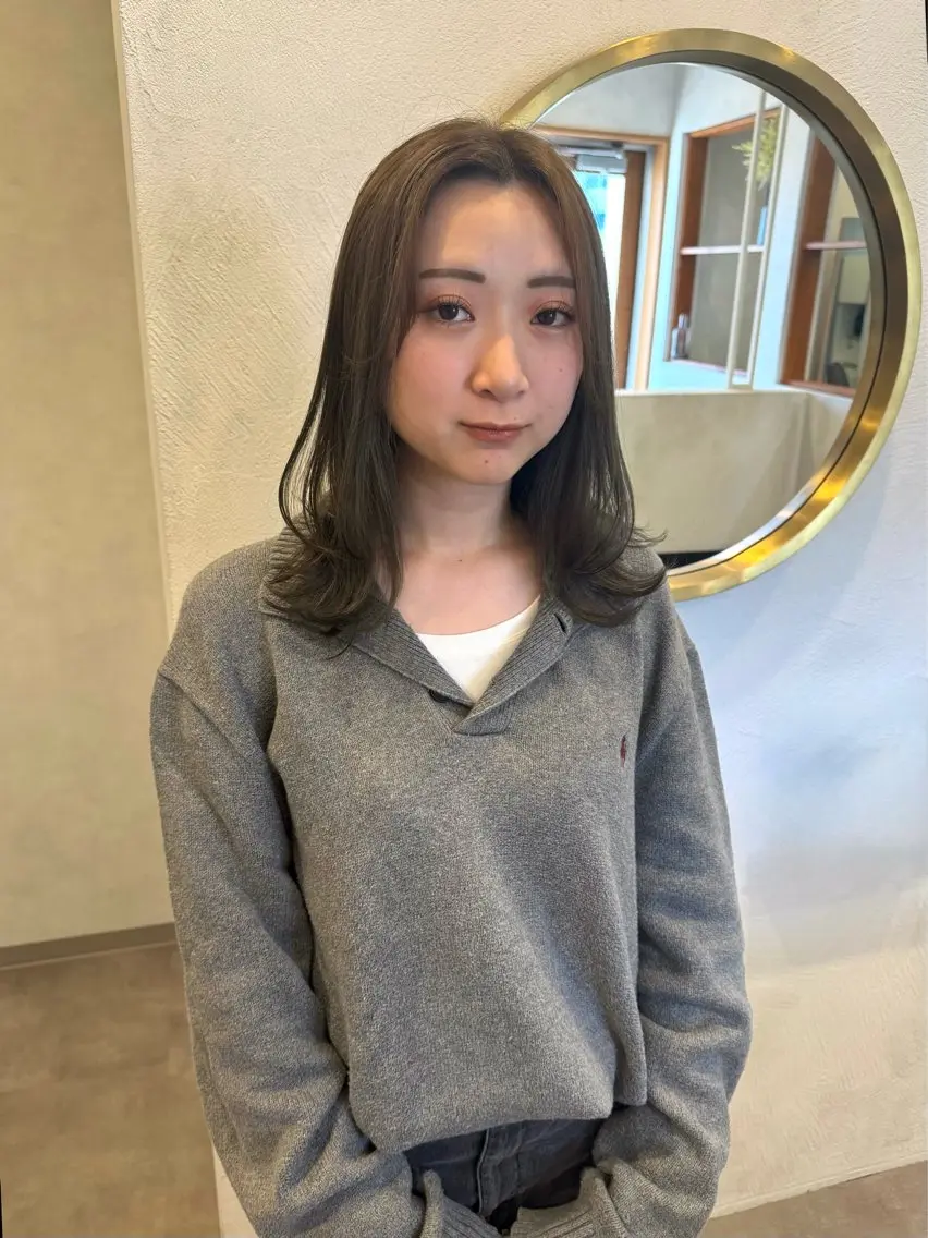 ミディアム カラー グレージュ ハイライトカラー ハイライト カット ヘアカラー トリートメント kako /透明感カラー🤍のヘアスタイル