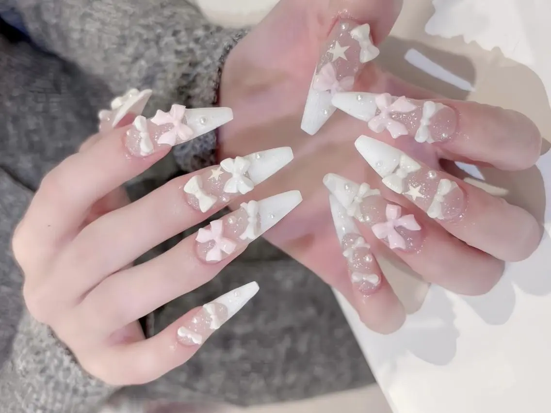 ネイル 韓国ネイル マグネットネイル 持ち込み ニュアンスネイル シンプルネイル ハンドネイル Huynnail Shinjukuのネイルデザイン