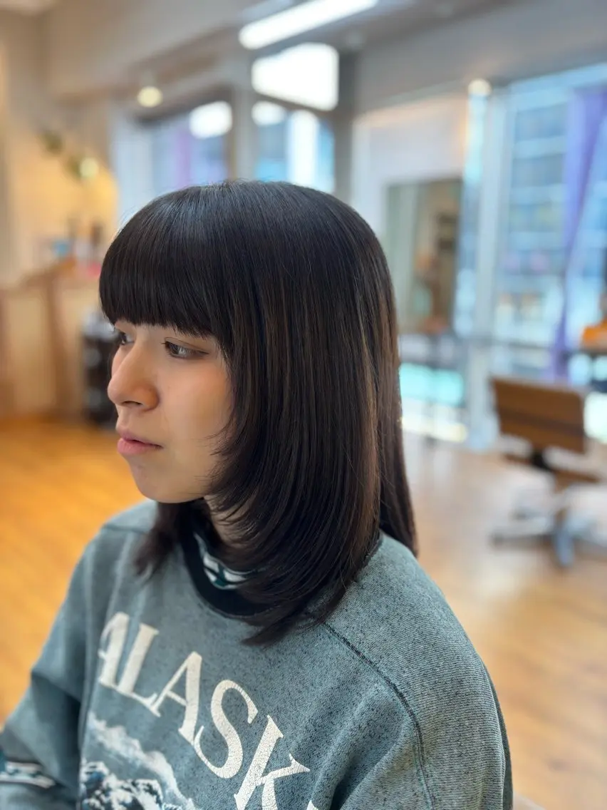 セミロング 顔まわりレイヤー 顔周りカット レイヤーカット カネコ ナナミのヘアスタイル