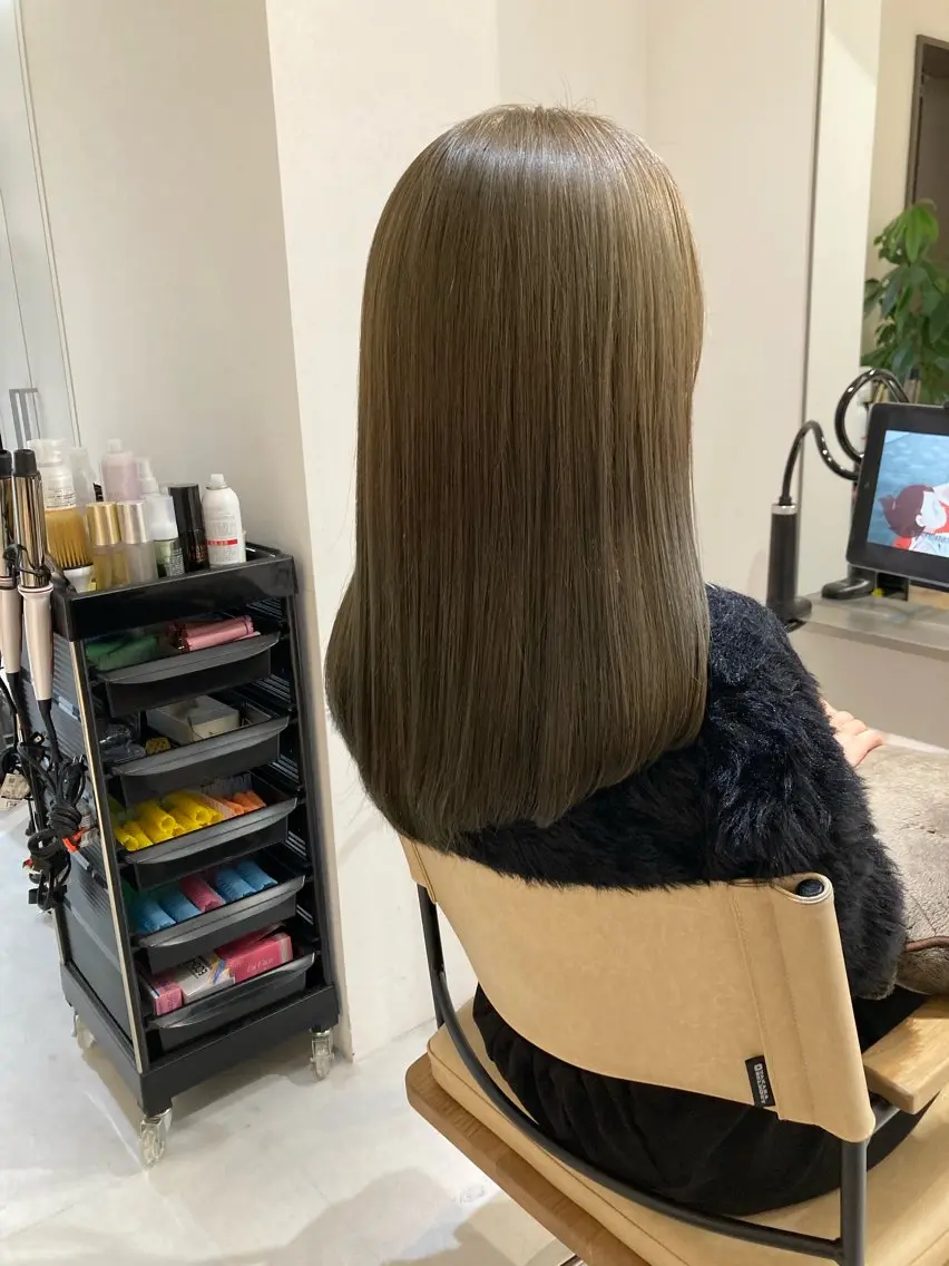 セミロング ✨色持ちの良い艶 カラー✨蟹江真世のヘアスタイル