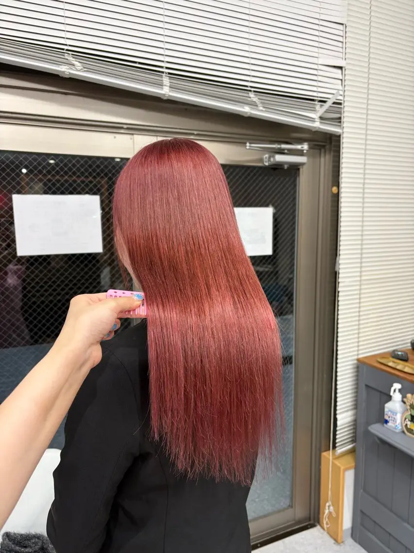 ロング 酸性ストレート 縮毛矯正 黒川 綾音のヘアスタイル