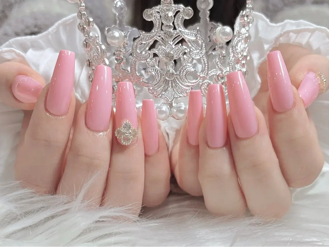 ネイル キラキラネイル ワンカラーネイル ピンク ハンドネイル FLY Nail Salonのネイルデザイン