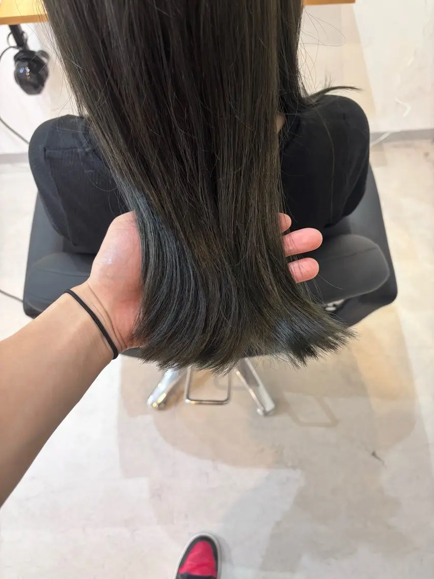 セミロング 佐藤 葉月のヘアスタイル