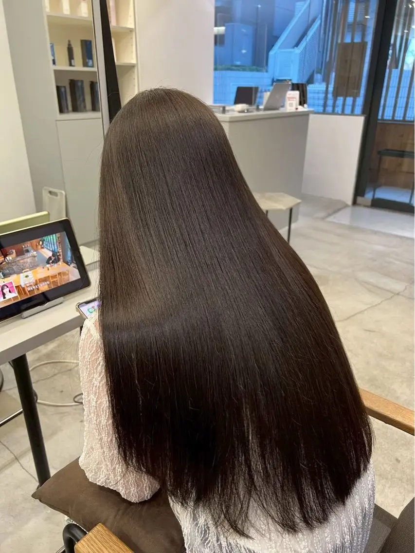 ロング パーマ 縮毛矯正 トリートメント 韓国×艶ハイトーンが かわいい✨️リオ🍒のヘアスタイル