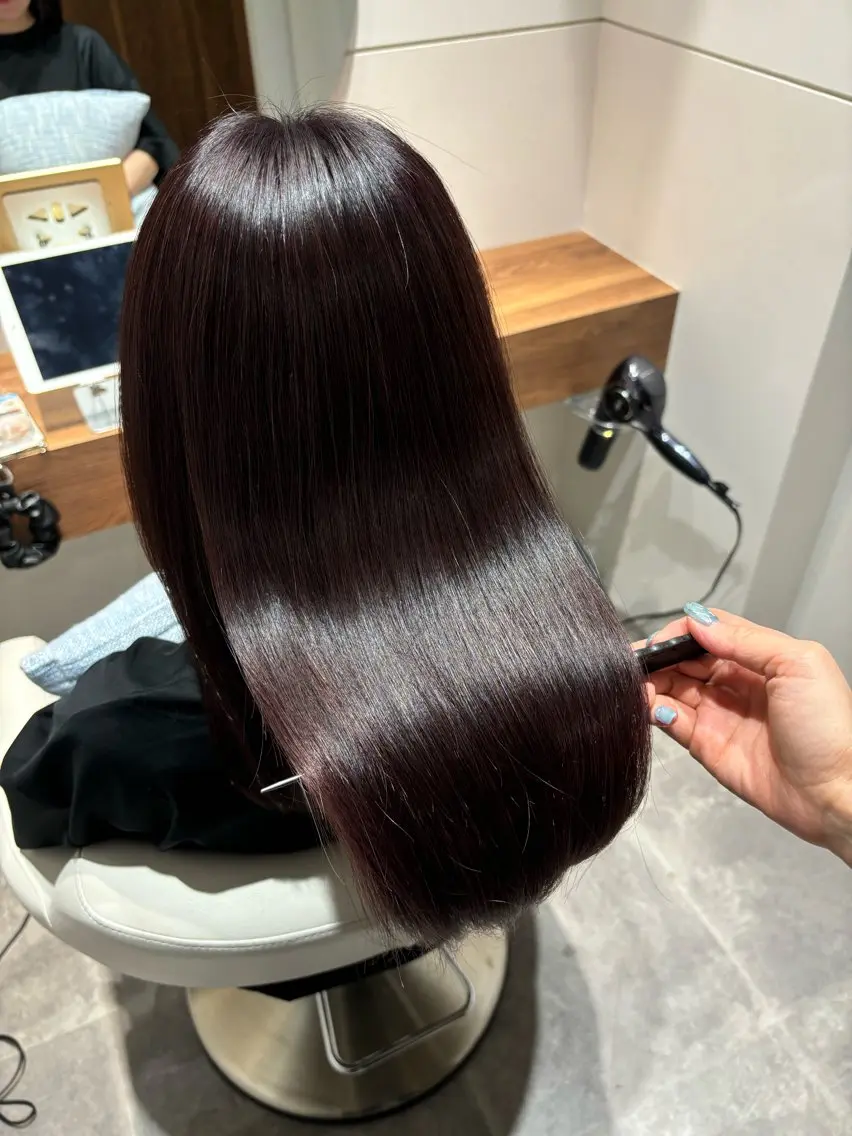 セミロング ヘアカラー トリートメント 美髪ヘア 🤍erikaのヘアスタイル