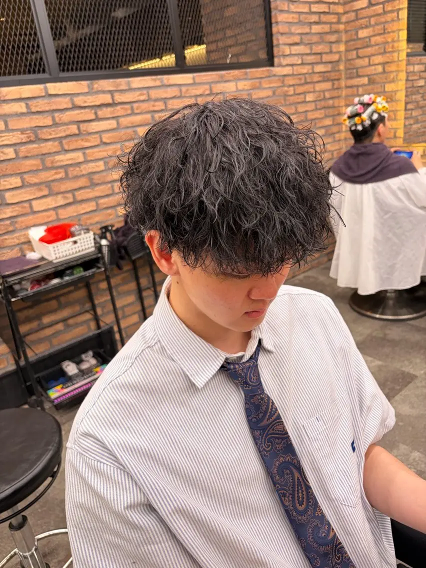 ミディアム パーマ メンズ カット パーマ トリートメント ヘアセット メンズパーマ特化 TAIGAのヘアスタイル