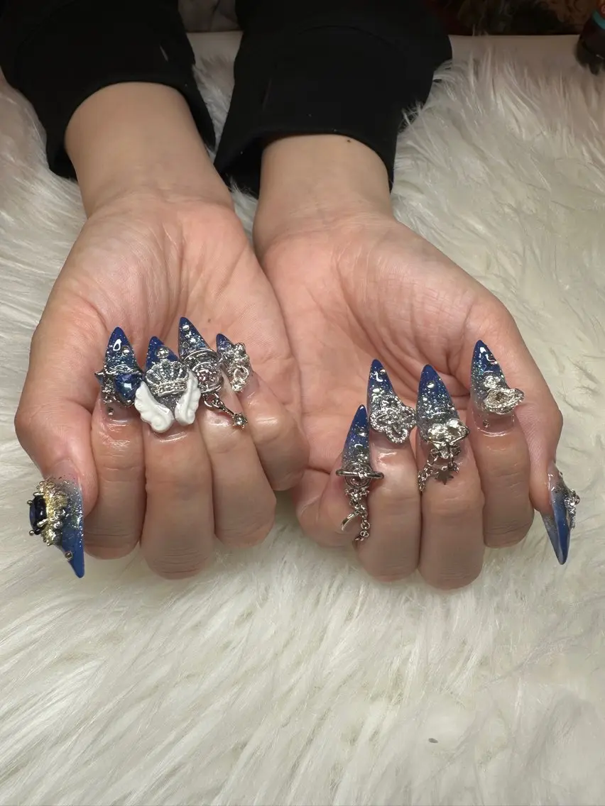 ネイル PEEKABOOミキ ネイル1級保持💅のネイルデザイン