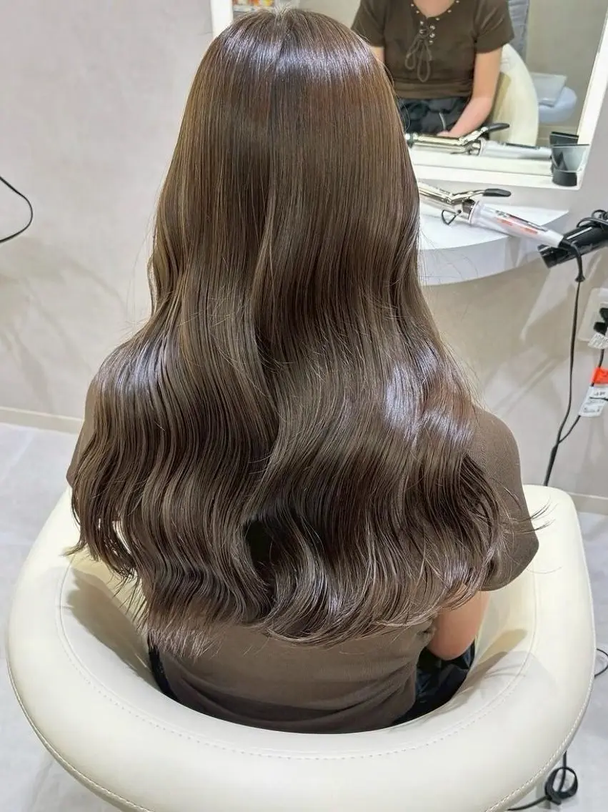 ロング ヘアカラー 艶カラー／ 夢叶のヘアスタイル