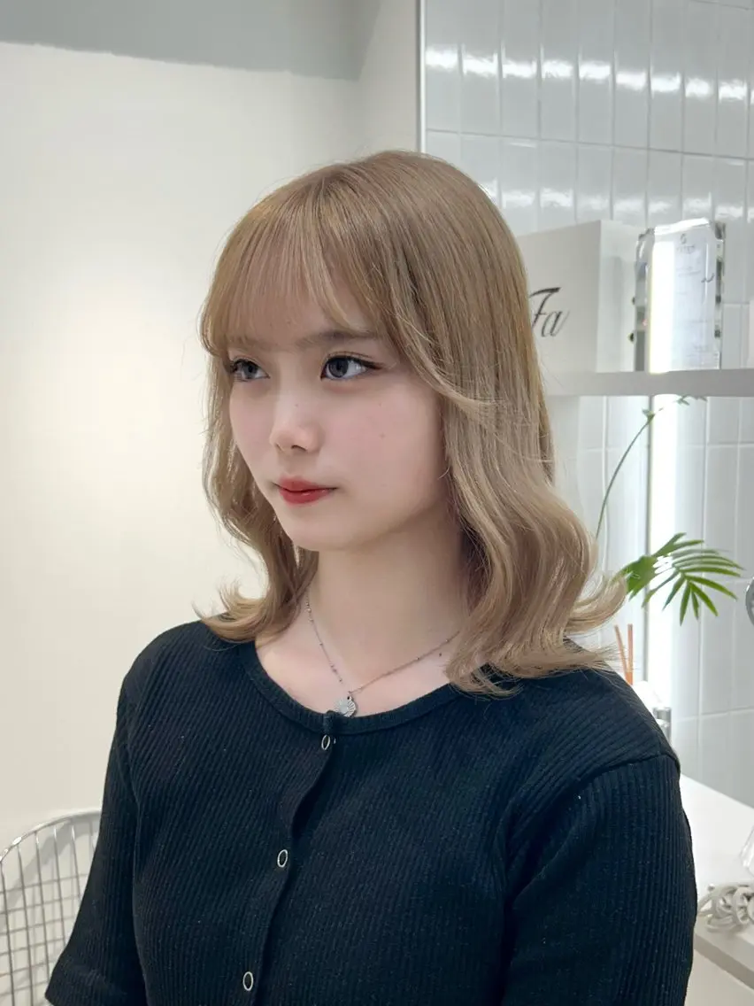 ロング カラー 🫧ミルクティー ブリーチRIKU🫧のヘアスタイル