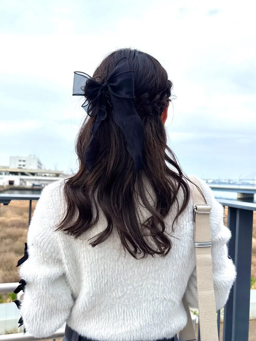 セミロング ヘアアレンジ ヘアセット すぎもと さき⚡️ レイヤー・*パーマのヘアスタイル