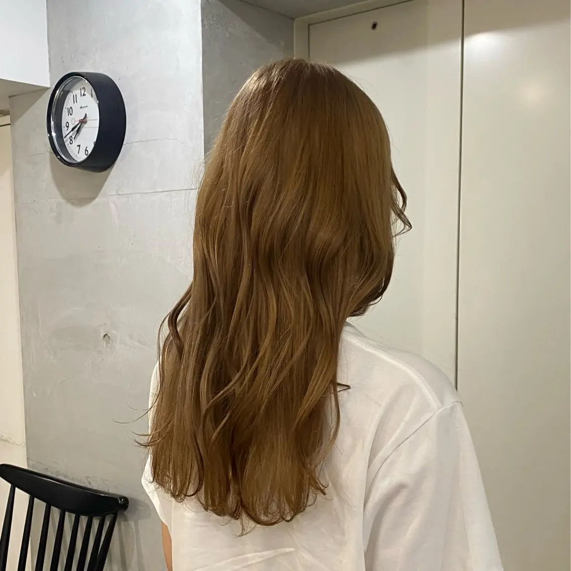 ロング カラー ベージュカラー ブリーチ ミルクティーベージュ カット ヘアカラー 👩🏼🪄ありむら もえ/京都駅🍐のヘアスタイル