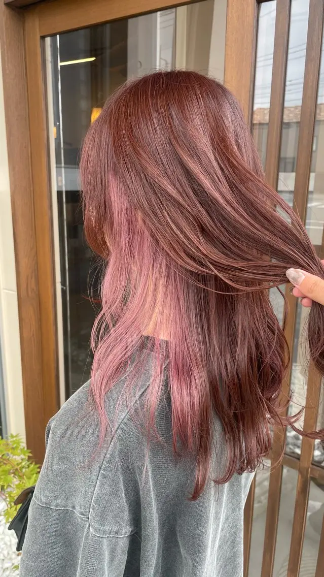 ロング カラー デザインカラー インナーカラー ピンクカラー ヘアカラー 進藤 来実のヘアスタイル
