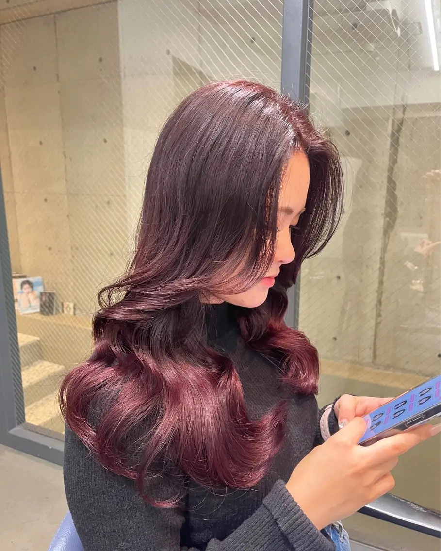 ロング カラー レッドカラー ayaka♡ 柔らかカラーのヘアスタイル