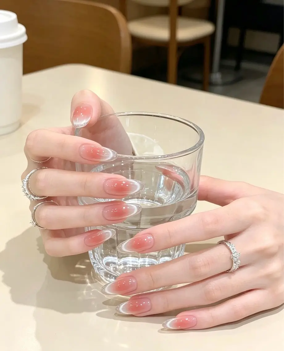 ネイル フレンチネイル ラメ(グリッター) ラメグラデーション マグネットネイル 持ち込み Unicorn Nail原宿表参道のネイルデザイン
