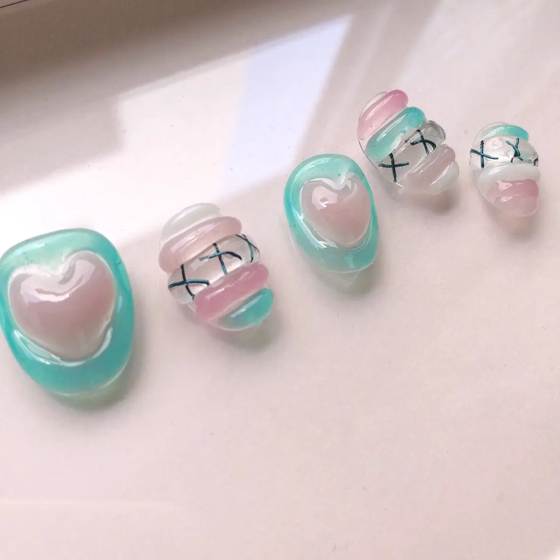 ネイル mano nella manoのネイルデザイン