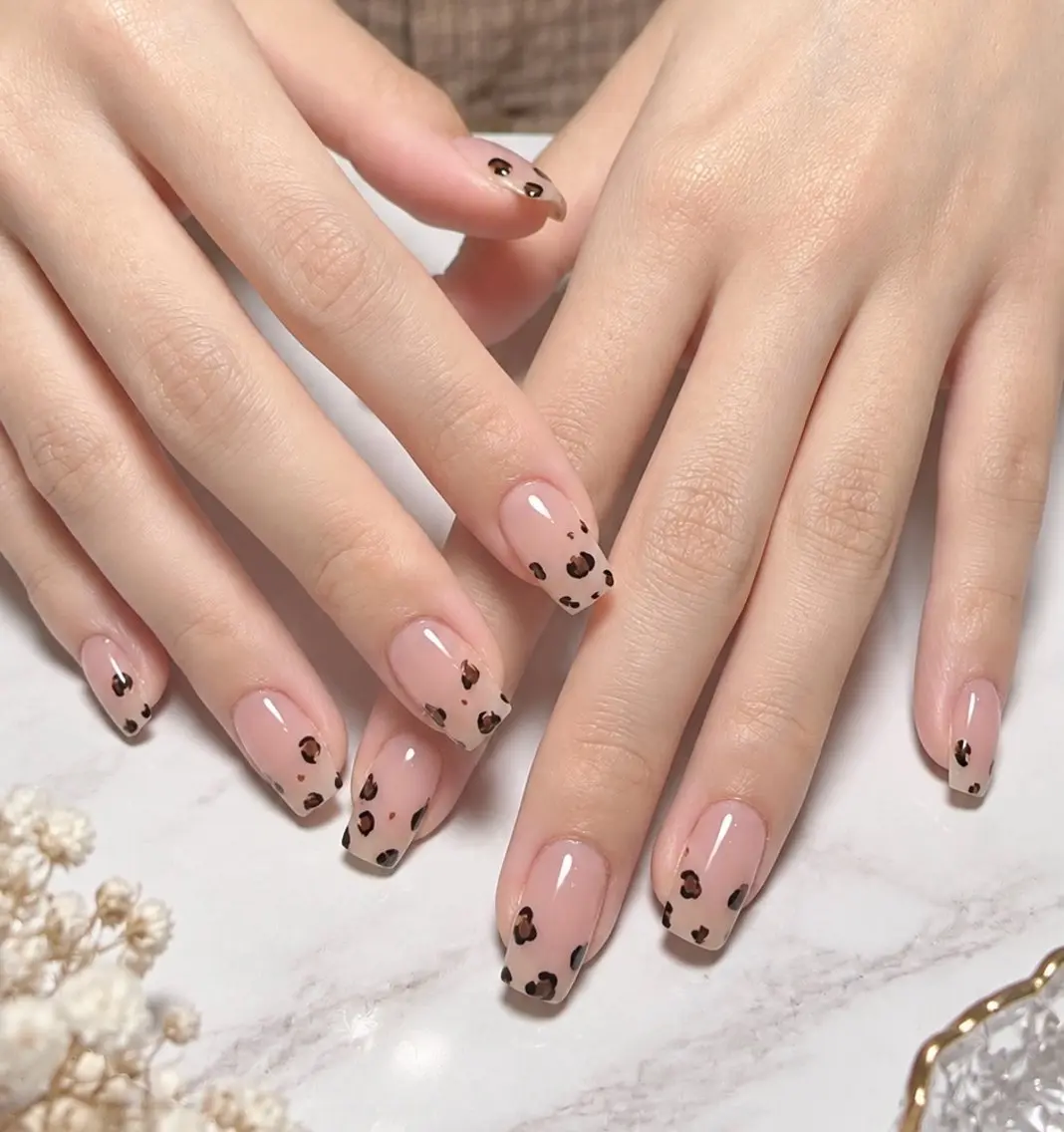 ネイル ハンドネイル ハンドケア LU NNYのネイルデザイン