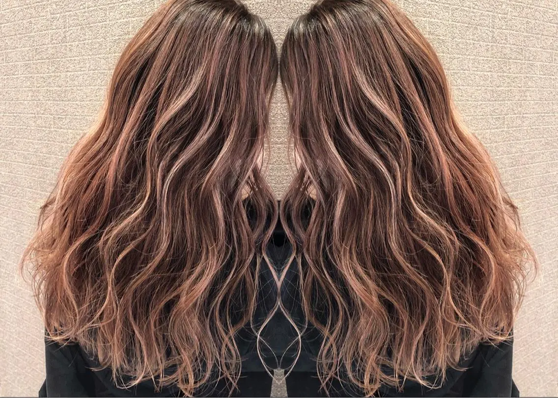 ロング カラー ヘアアレンジ シールエクステ バレイヤージュ デザインカラー ハイライトカラー エクステ アンドウ ユウ/ レイヤーカット/韓国のヘアスタイル