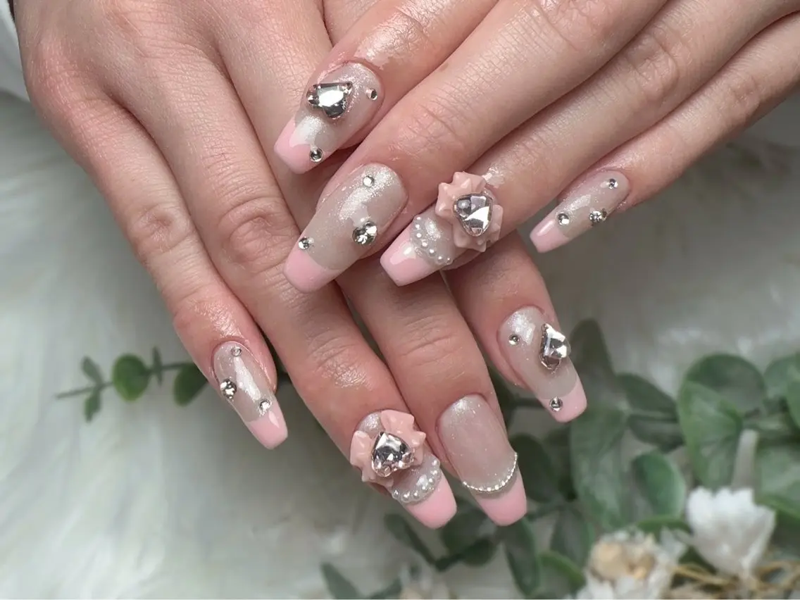 ネイル キラキラネイル リボン ワンホンネイル ハンドネイル ハンドケア 🫧M. nailsのネイルデザイン