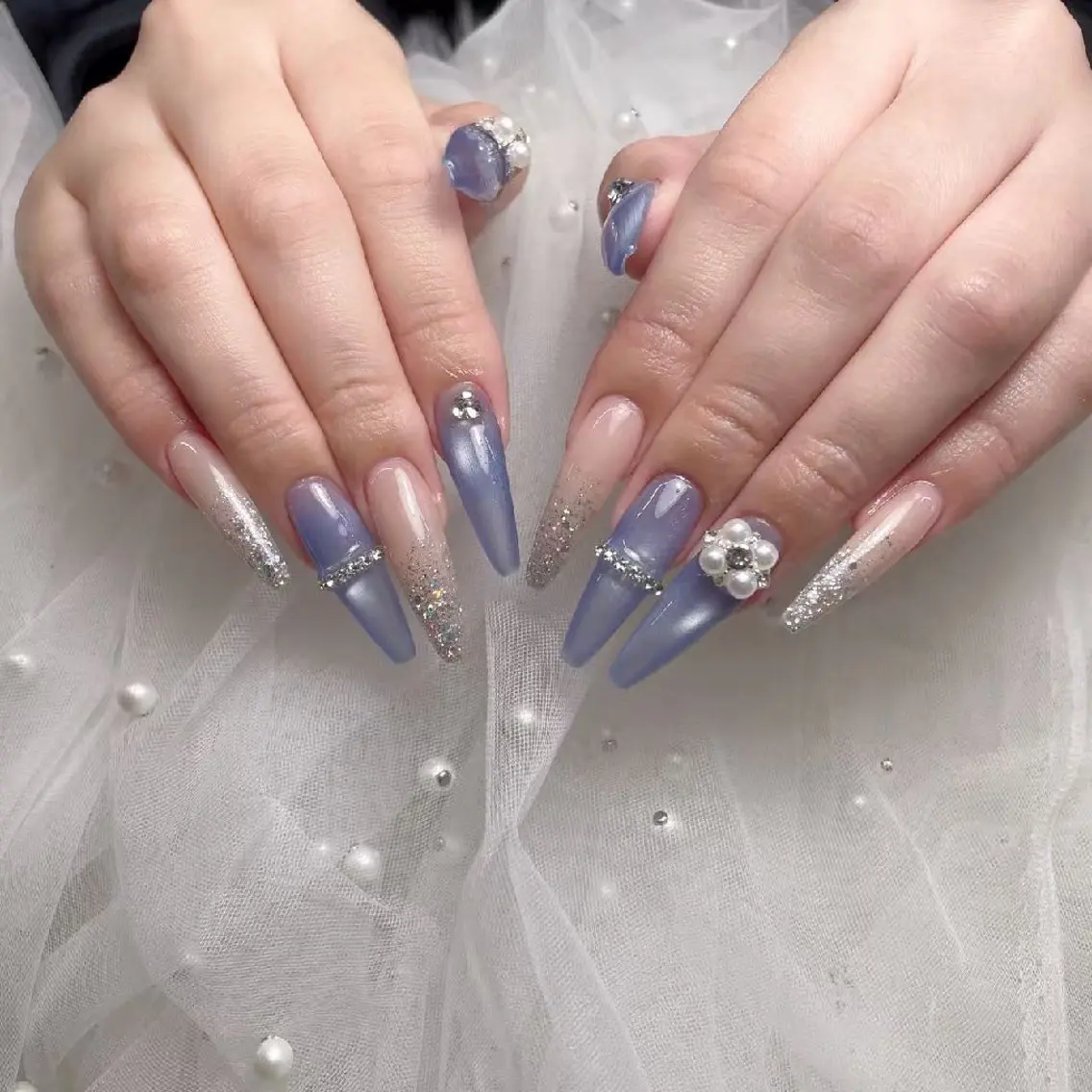ネイル ENsalon AKIRAのネイルデザイン