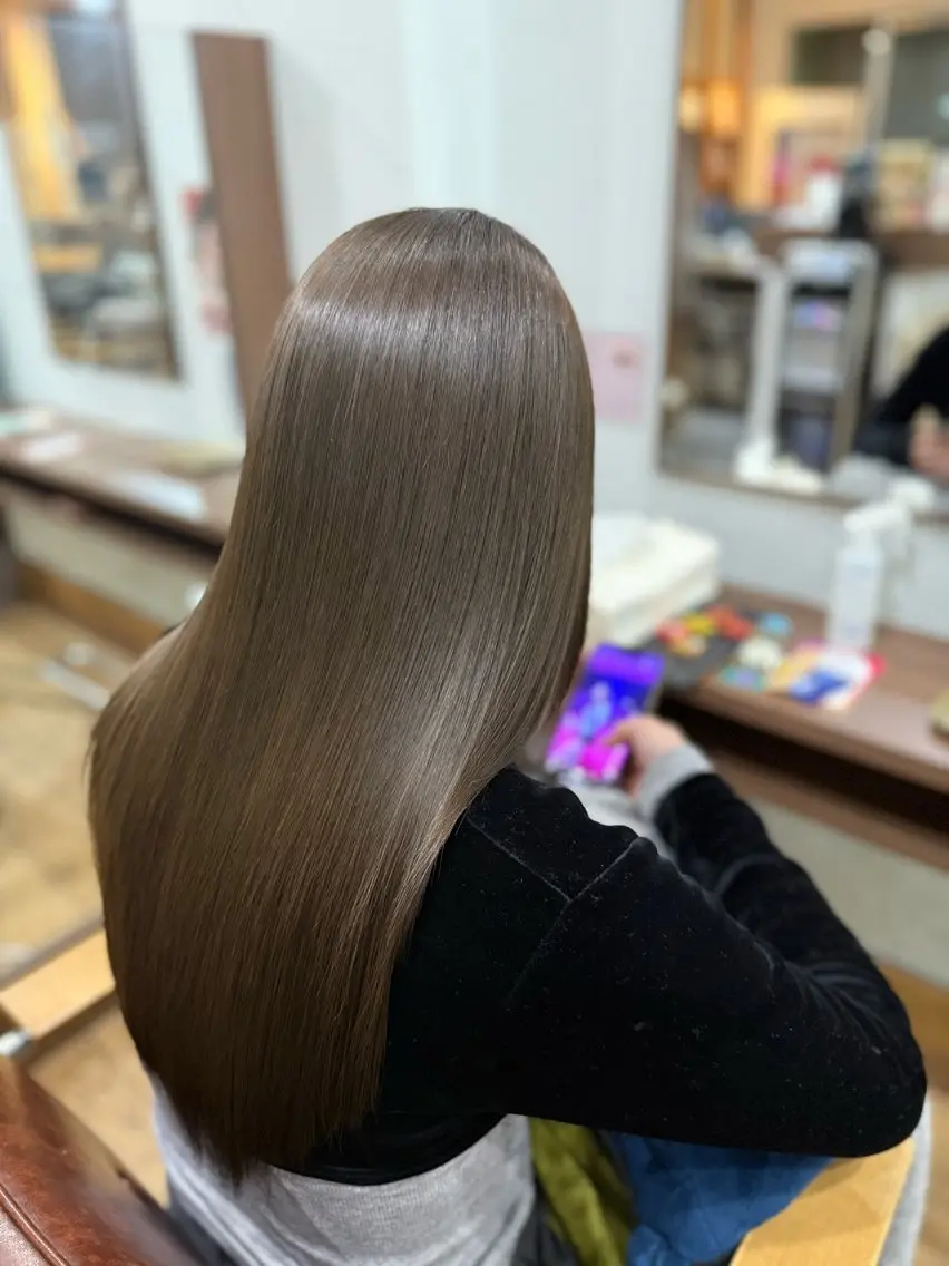 セミロング 縮毛矯正 トリートメント 久村 泰生のヘアスタイル