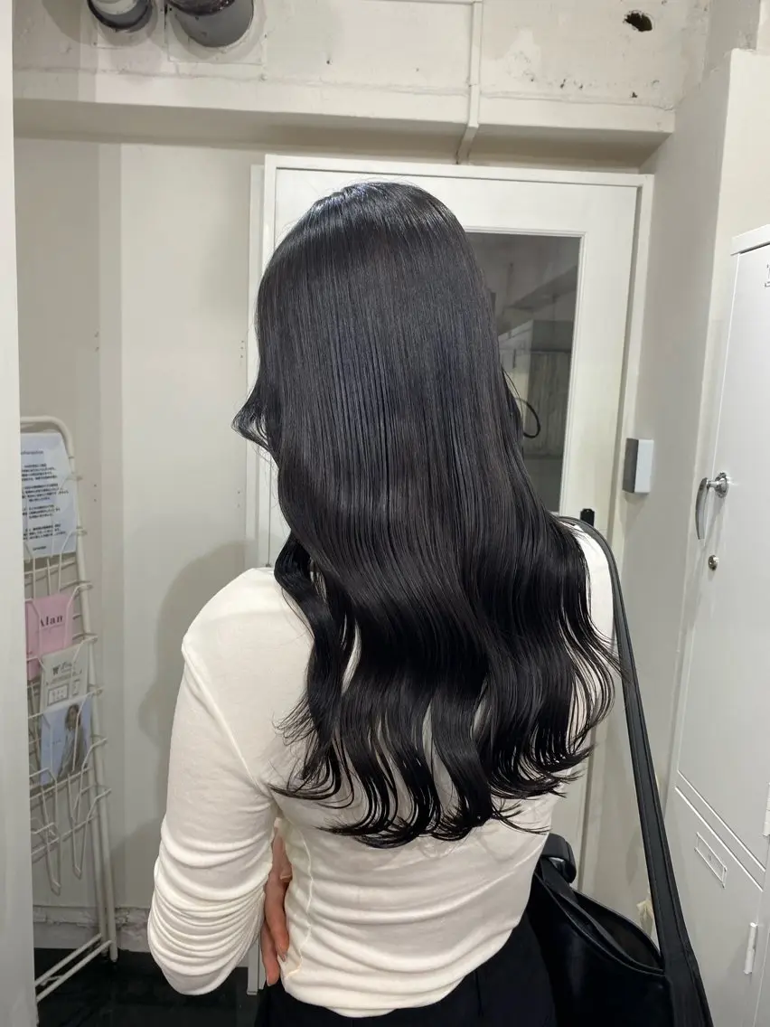 カラー 黒髪 ブリーチ ブルーカラー ブルーブラック ブリーチなしカラー ヘアカラー トリートメント ヘアセット 楓🦋韓国系レイヤー / 透明感カラー🤍のヘアスタイル