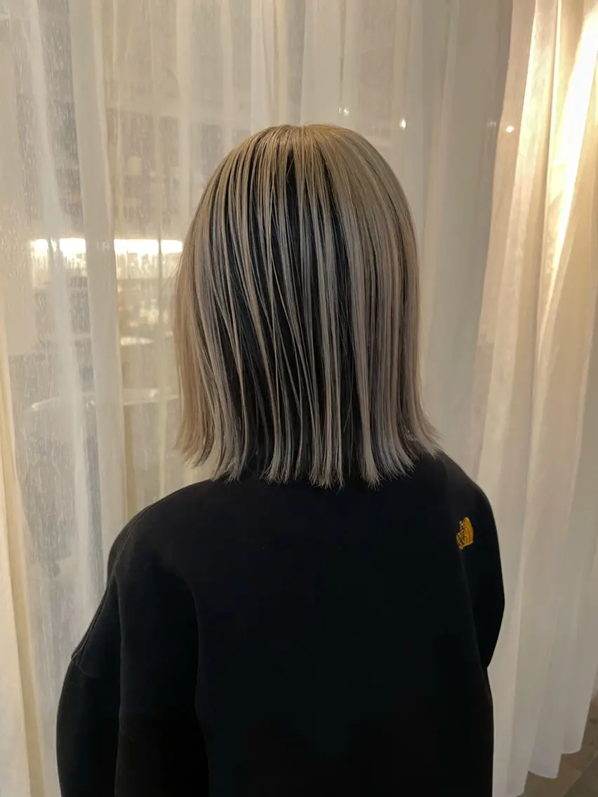 ミディアム 藤原 百花のヘアスタイル