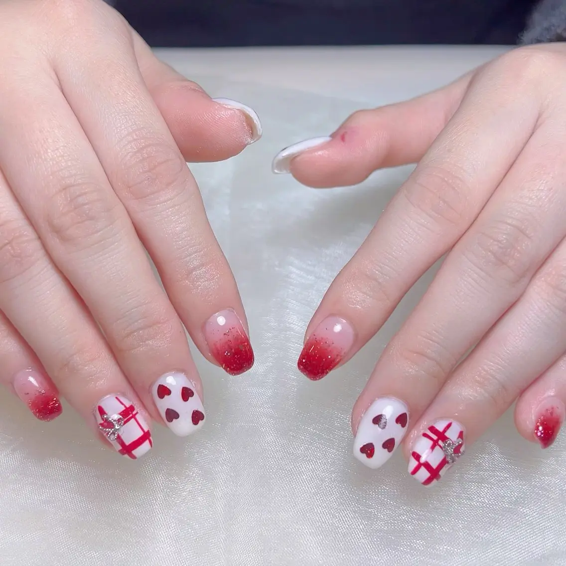 メンズ ネイル メンズ韓国風 アートネイル オーロラネイル ガーリー キラキラネイル ハンドネイル Nail salon 木にいるのネイルデザイン