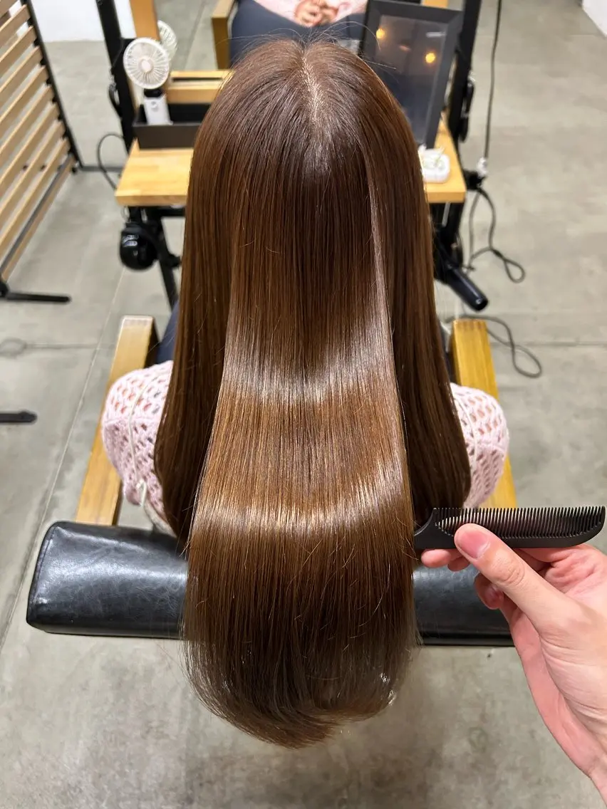 ロング 1回で綺麗になる 髪質改善 小山光のヘアスタイル